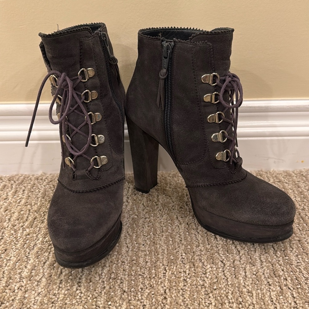 Stuart Weitzman Gray Platform Booties Size 5